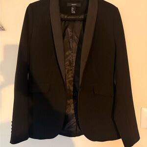 Forever 21 Classic Black Blazer Satin-like material lapel